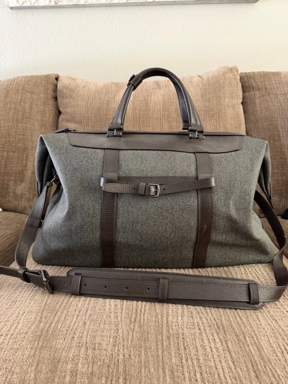 Tumi Astor San Remo Men's Duffle Bag In Earl Gray Brown. Perfect condition.